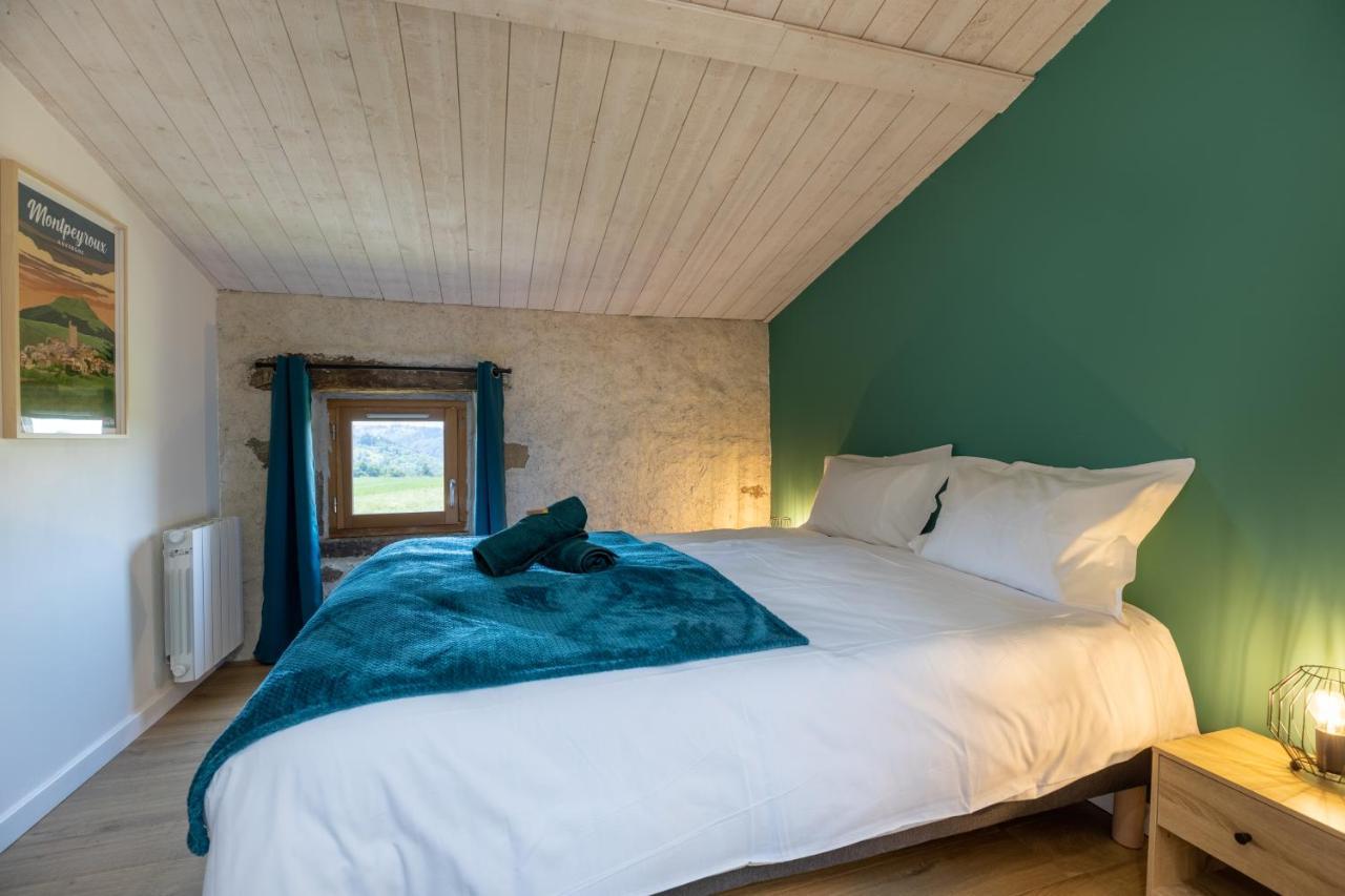 Bed and Breakfast Domaine Du Coq En Pat Augerolles Екстер'єр фото