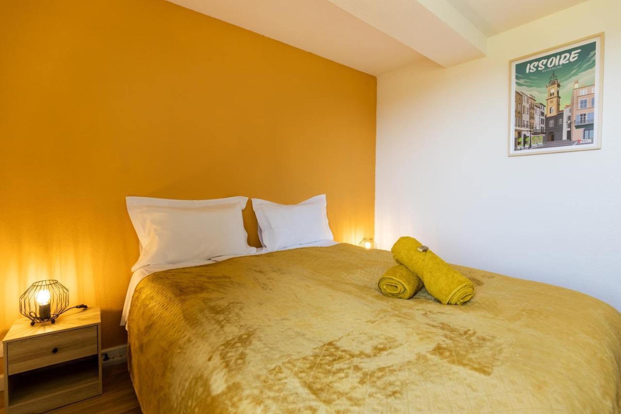 Bed and Breakfast Domaine Du Coq En Pat Augerolles Екстер'єр фото