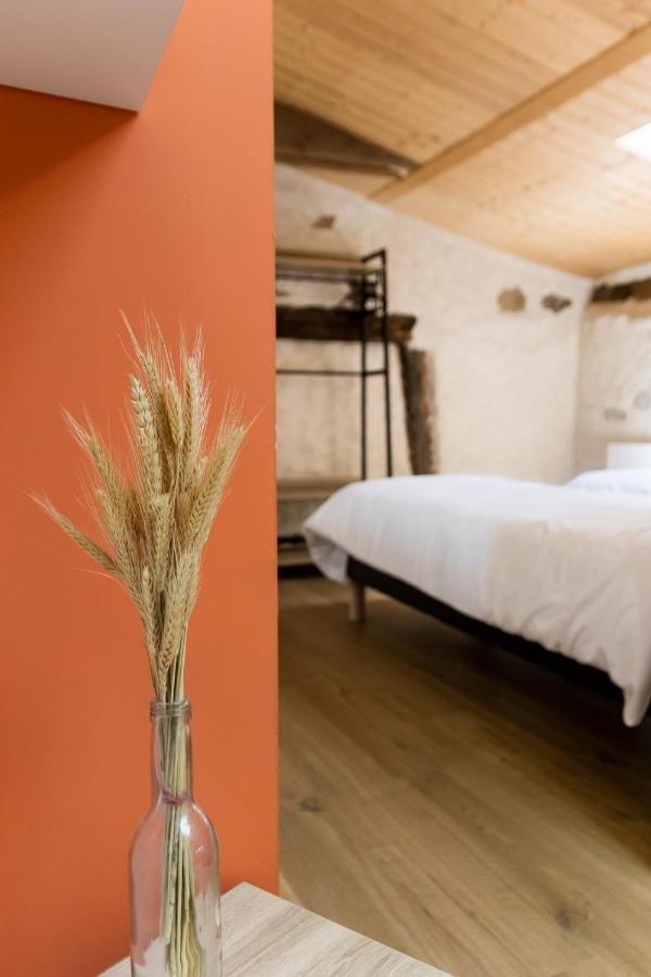Bed and Breakfast Domaine Du Coq En Pat Augerolles Екстер'єр фото