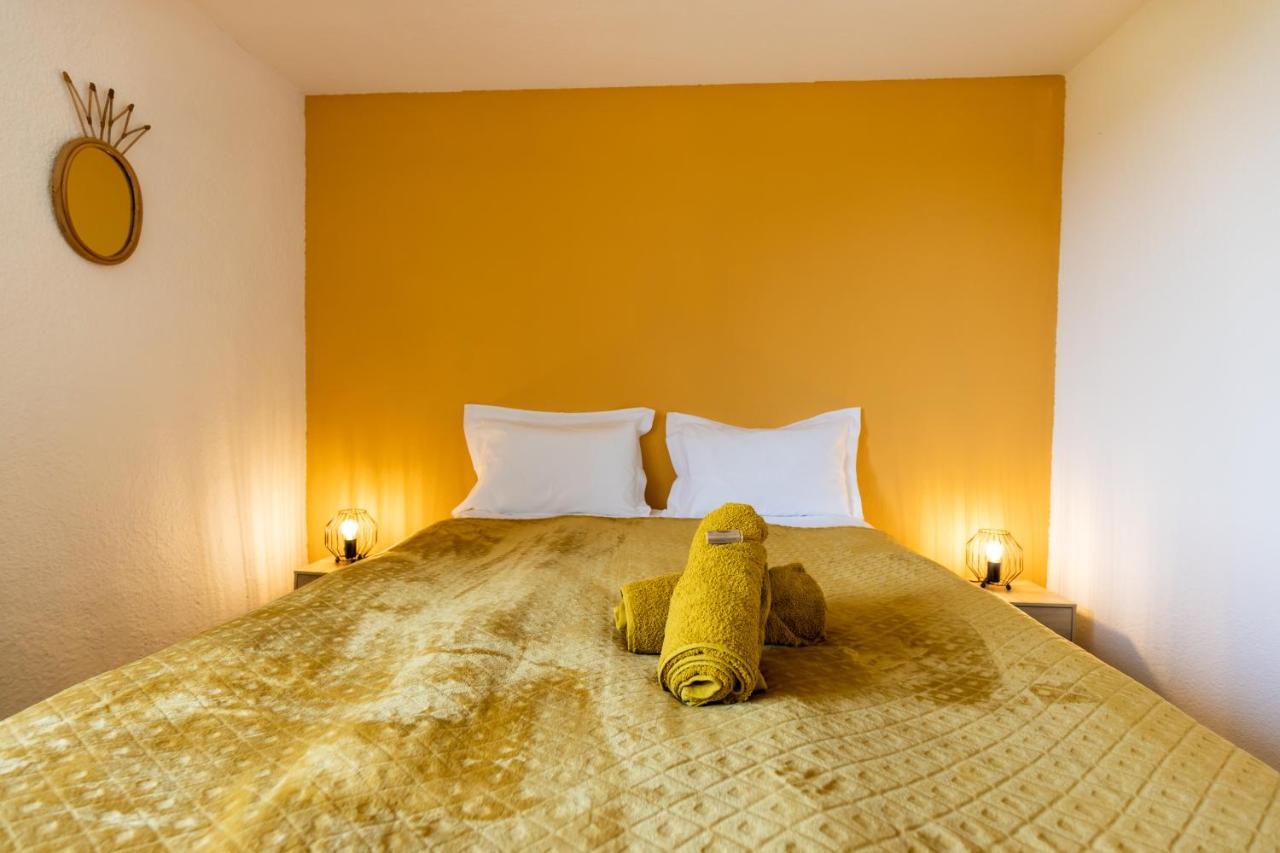 Bed and Breakfast Domaine Du Coq En Pat Augerolles Екстер'єр фото