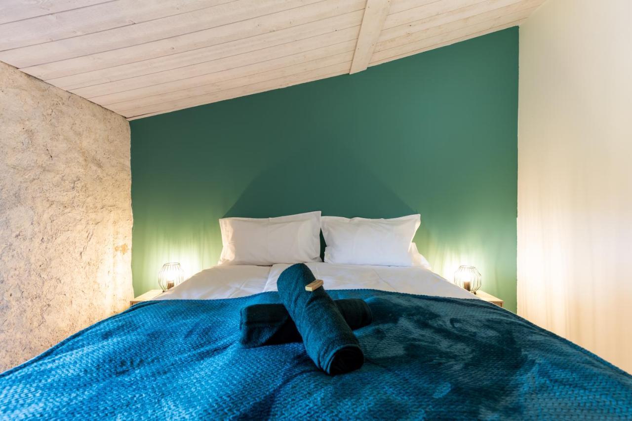 Bed and Breakfast Domaine Du Coq En Pat Augerolles Екстер'єр фото